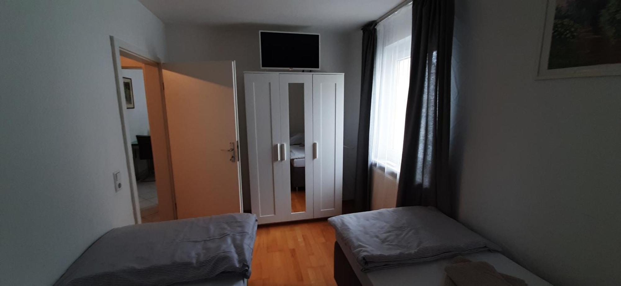 Fewo Reutlingen Heinestrasse Bilik gambar